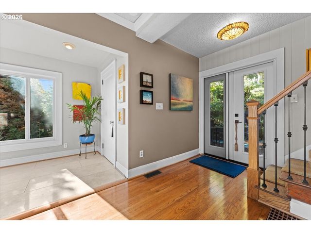 7231 S LAVIEW Dr, Portland, OR 97219