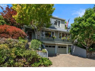 7231 S LAVIEW Dr, Portland, OR 97219