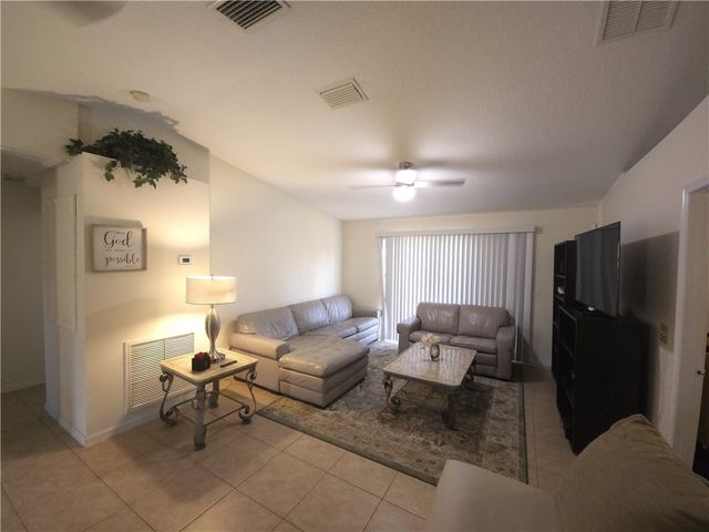 1110 19th Avenue SW, Vero Beach, FL 32962