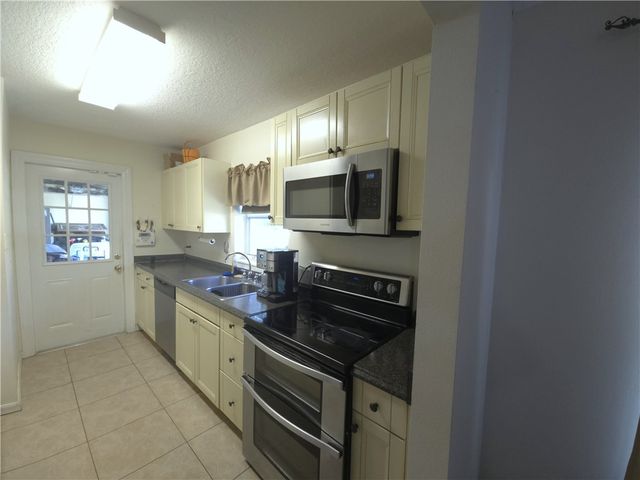 1110 19th Avenue SW, Vero Beach, FL 32962