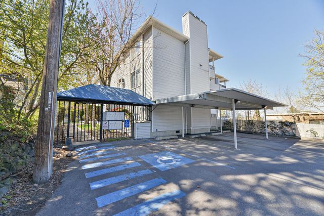 912 W Lincoln Pl, Spokane, WA 99204