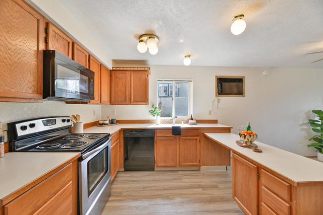 912 W Lincoln Pl, Spokane, WA 99204