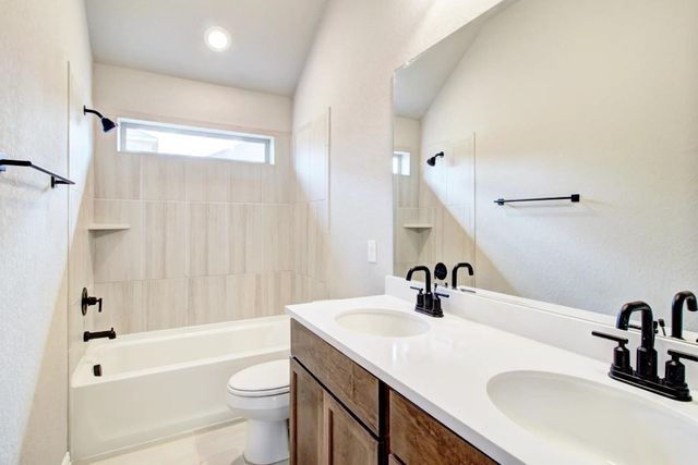 611 Durian LOOP, Buda, TX 78610