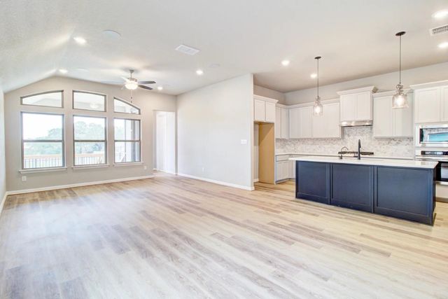 611 Durian LOOP, Buda, TX 78610