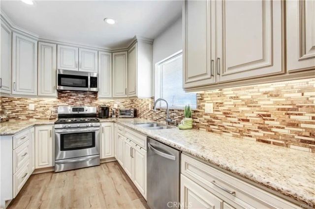 14349 Tiara Street, Sherman Oaks, CA 91401