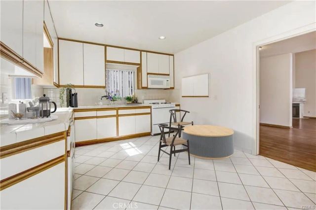 14349 Tiara Street, Sherman Oaks, CA 91401