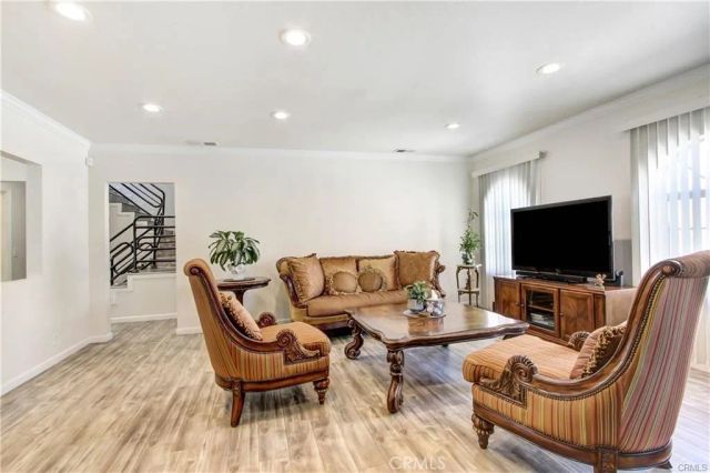 14349 Tiara Street, Sherman Oaks, CA 91401
