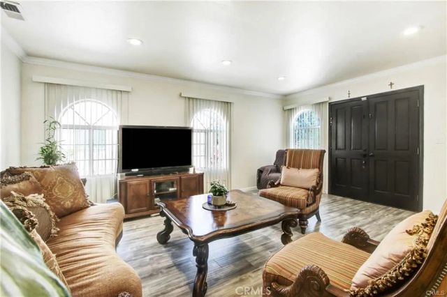 14349 Tiara Street, Sherman Oaks, CA 91401