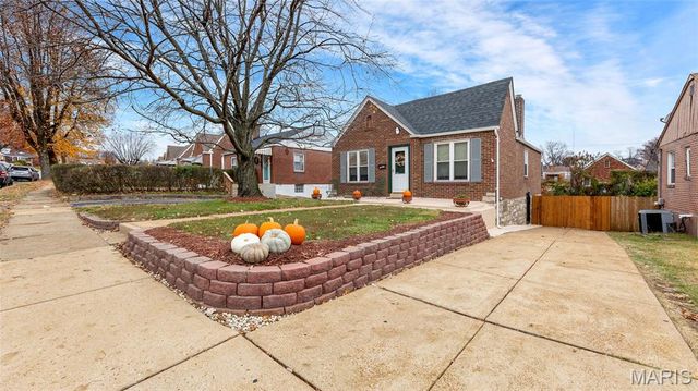 431 Kingston Drive, Unincorporated, MO 63125