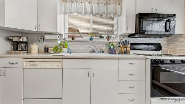 431 Kingston Drive, Unincorporated, MO 63125