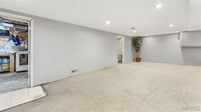 431 Kingston Drive, Unincorporated, MO 63125