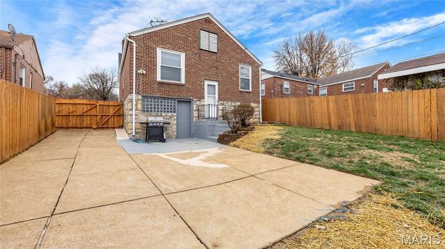 431 Kingston Drive, Unincorporated, MO 63125