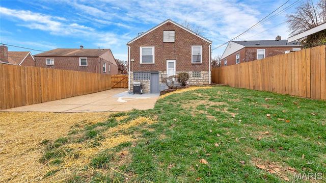 431 Kingston Drive, Unincorporated, MO 63125