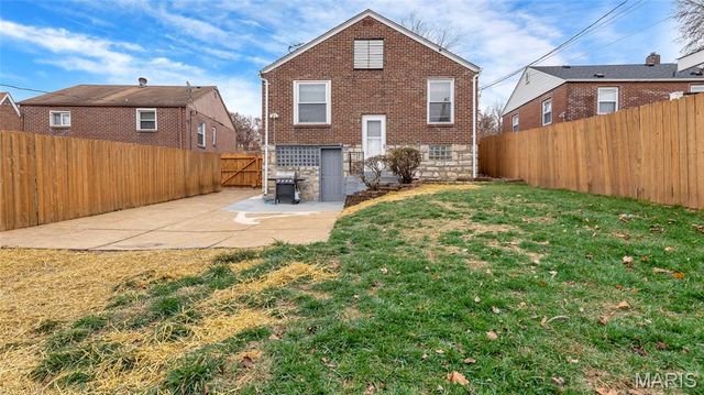 431 Kingston Drive, Unincorporated, MO 63125