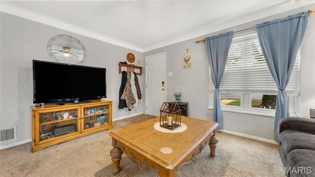 431 Kingston Drive, Unincorporated, MO 63125