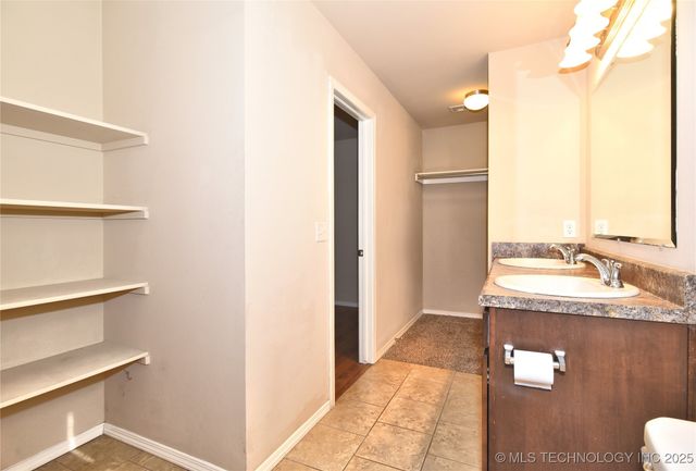 6709 N 128 East Avenue, Owasso, OK 74055