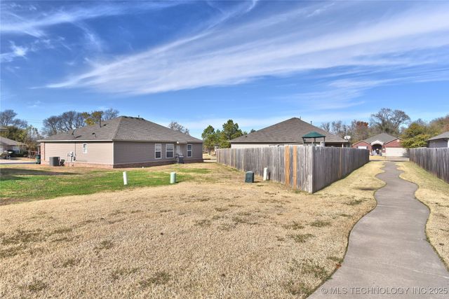 6709 N 128 East Avenue, Owasso, OK 74055