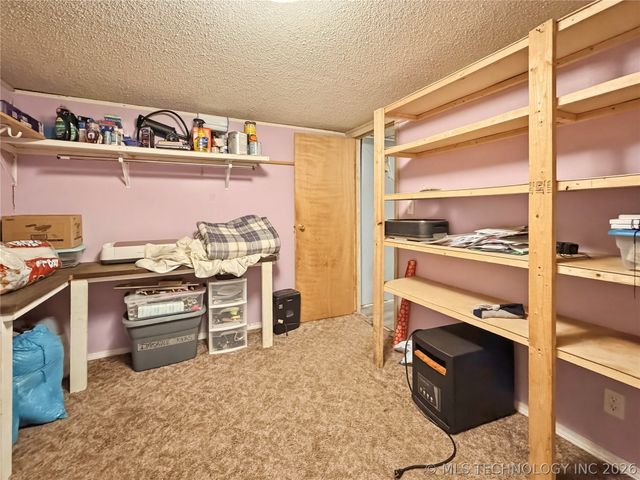 21594 W 885 Road, Cookson, OK 74427
