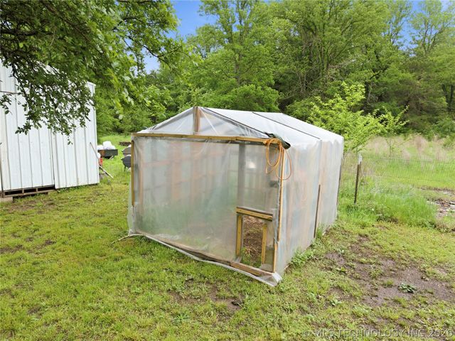 21594 W 885 Road, Cookson, OK 74427