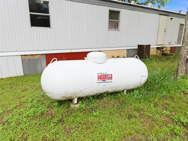 21594 W 885 Road, Cookson, OK 74427