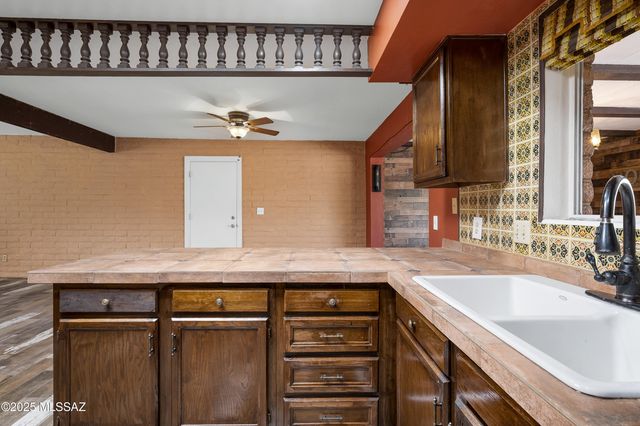 991 S La Bellota, Green Valley, AZ 85614