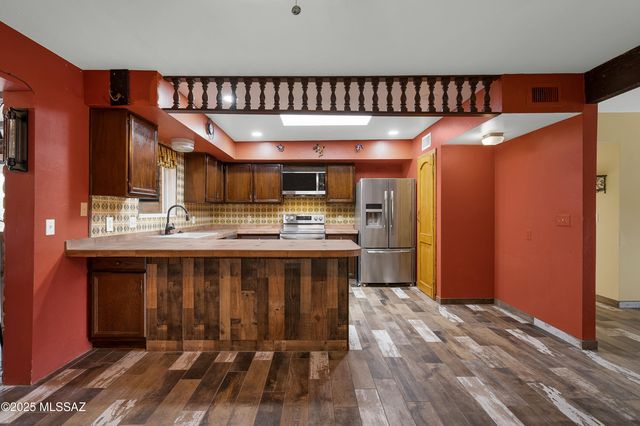 991 S La Bellota, Green Valley, AZ 85614