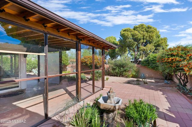 991 S La Bellota, Green Valley, AZ 85614