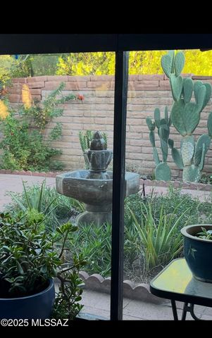 991 S La Bellota, Green Valley, AZ 85614