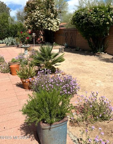 991 S La Bellota, Green Valley, AZ 85614