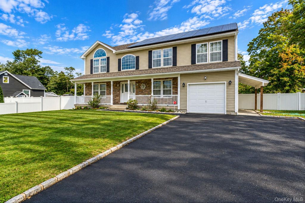 13 Glenmore Avenue, Brentwood, NY 11717 — exterior