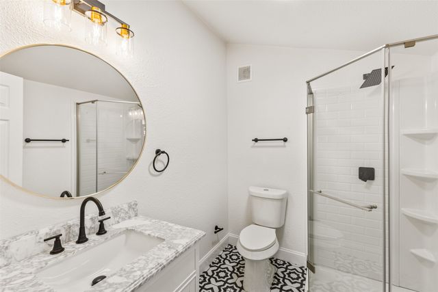1005 N Trinity Street, Decatur, TX 76234