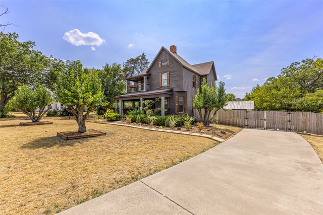 1005 N Trinity Street, Decatur, TX 76234