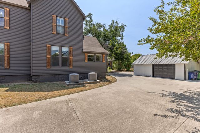 1005 N Trinity Street, Decatur, TX 76234