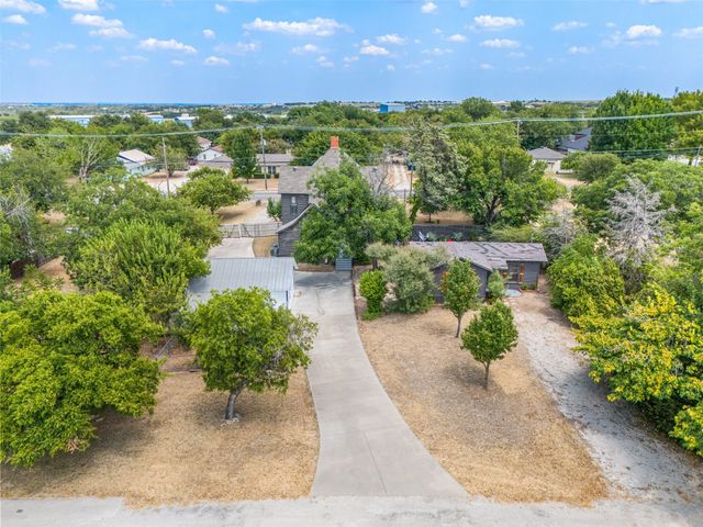 1005 N Trinity Street, Decatur, TX 76234