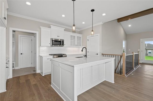 8281 Brockway Street, Lenexa, KS 66220