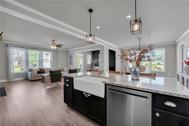 5124 Parkwood Drive, Flowery Branch, GA 30542