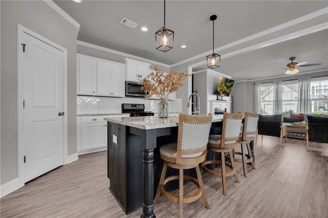 5124 Parkwood Drive, Flowery Branch, GA 30542