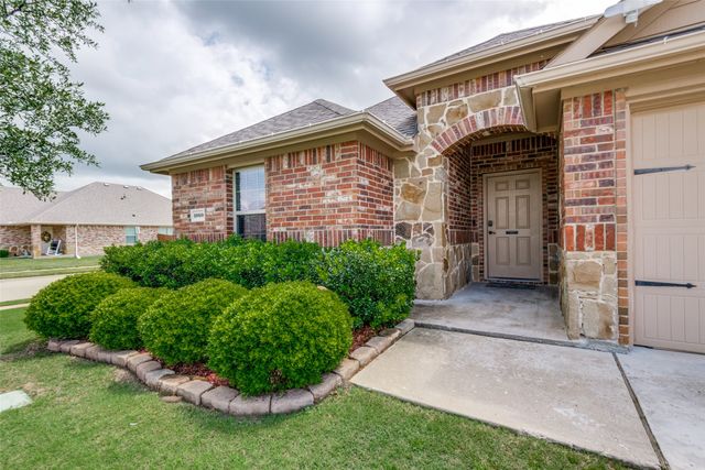 1060 Sadie Street, Forney, TX 75126