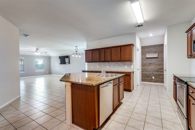 1060 Sadie Street, Forney, TX 75126