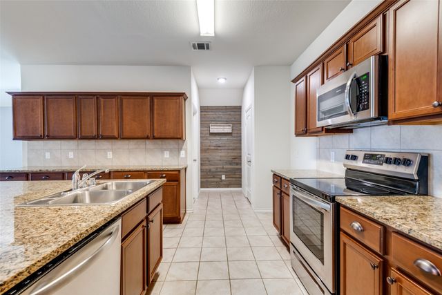 1060 Sadie Street, Forney, TX 75126