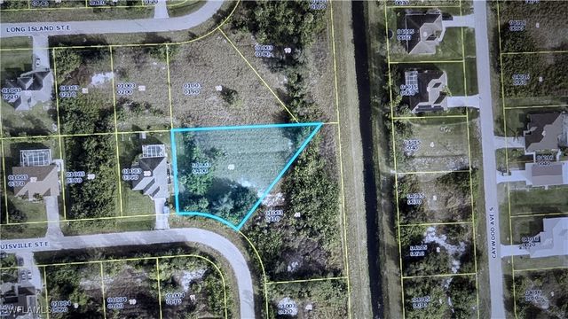 551 Louisville ST E, Lehigh Acres, FL 33974