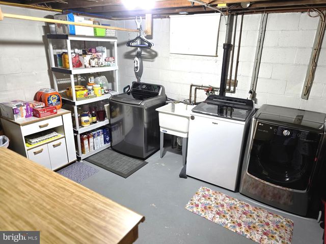 1705 S RIDING LN, Wilmington, DE 19804