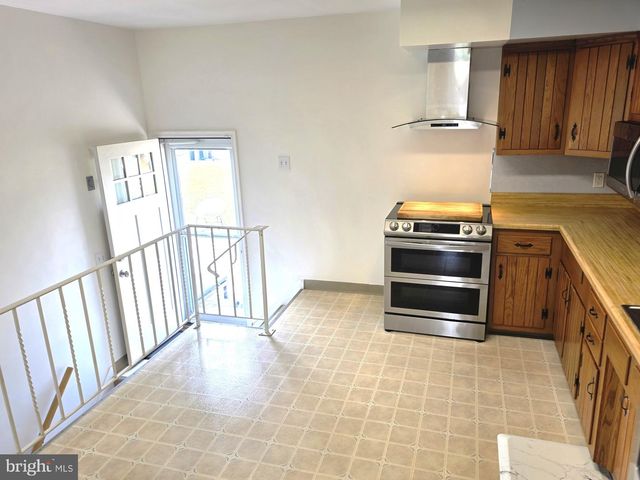 1705 S RIDING LN, Wilmington, DE 19804