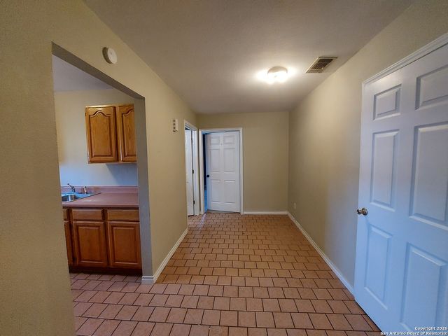 9510 Cross Rdg Ln, San Antonio, TX 78263