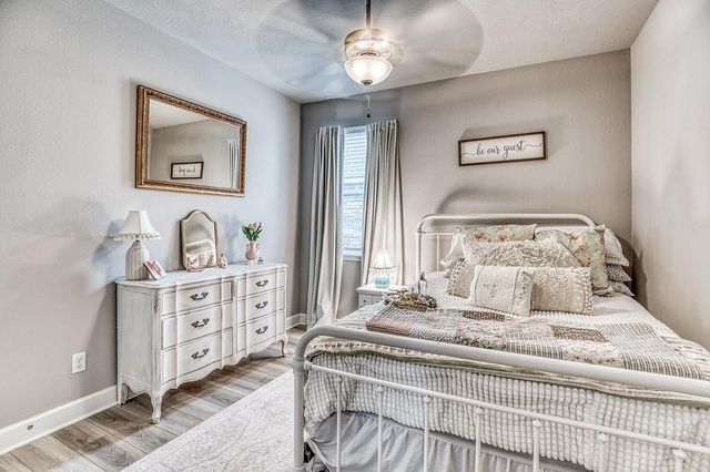 2001 Vineyard Pass, Brenham, TX 77833