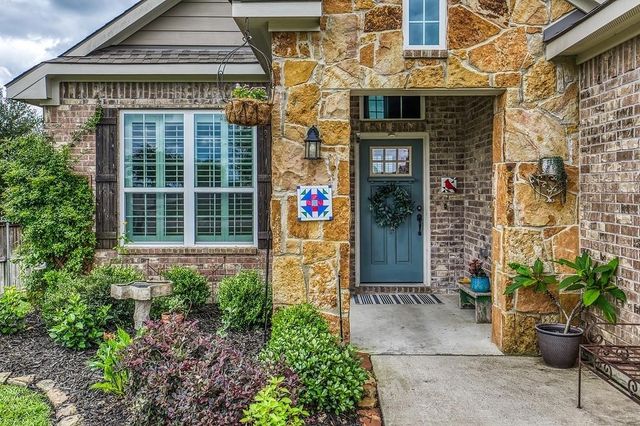 2001 Vineyard Pass, Brenham, TX 77833