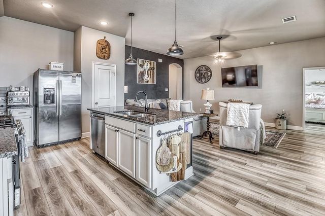 2001 Vineyard Pass, Brenham, TX 77833
