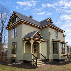 20 Maple St, Uxbridge, MA 01569