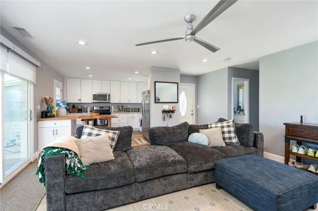 2252 Federal, Costa Mesa, CA 92627