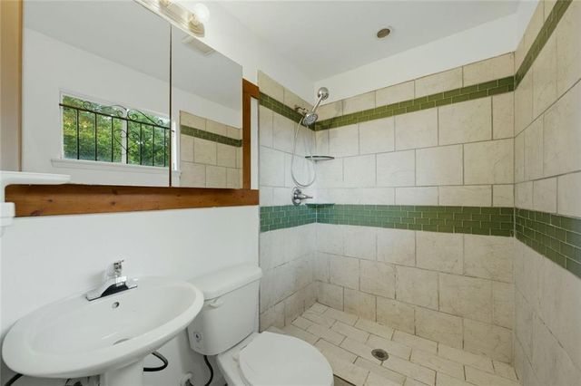 2396 Arno Court NW, Atlanta, GA 30318